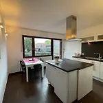 Ganzes Haus I Teams I Monteure I 4 Einzelzimmer I 2 Doppelzimmer I 2025 Renoviert I Smart Tv I Garten I 3 Baeder Lejlighed