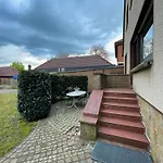 Ganzes Haus I Teams I Monteure I 4 Einzelzimmer I 2 Doppelzimmer I 2025 Renoviert I Smart Tv I Garten I 3 Baeder Lejlighed *
