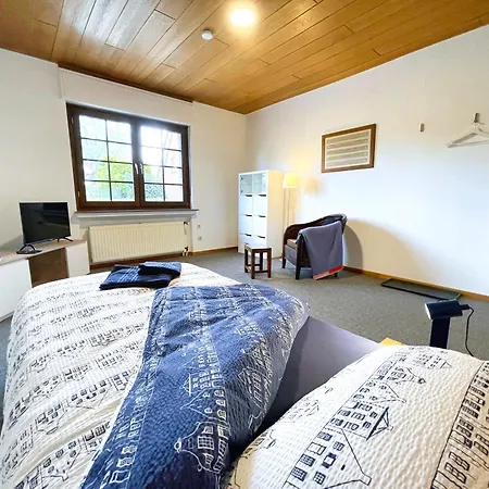 Monteurwohnung Korte, Teams, 4 Einzelzimmer, 2 Doppelzimmer 2024 Renoviert, Smart Tv, Garten, 3 Baeder Apartman *