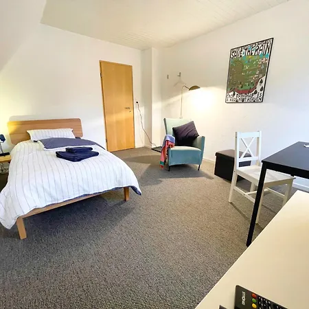 Monteurwohnung Korte, Teams, 4 Einzelzimmer, 2 Doppelzimmer 2024 Renoviert, Smart Tv, Garten, 3 Baeder Appartamento Ibbenbüren