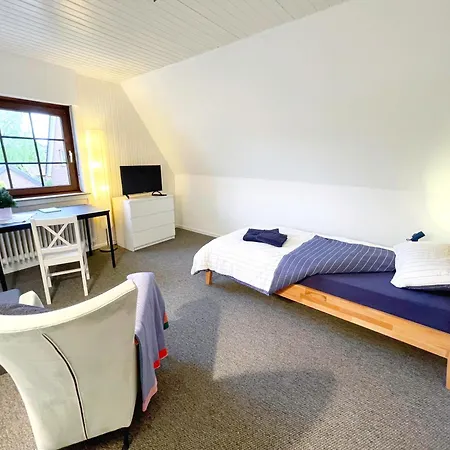 Monteurwohnung Korte, Teams, 4 Einzelzimmer, 2 Doppelzimmer 2024 Renoviert, Smart Tv, Garten, 3 Baeder Apartman Ibbenbüren