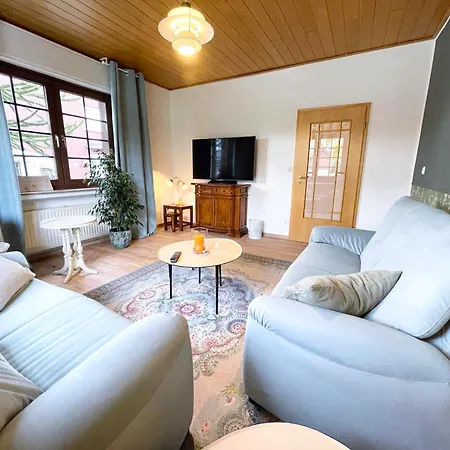 Apartman Monteurwohnung Korte, Teams, 4 Einzelzimmer, 2 Doppelzimmer 2024 Renoviert, Smart Tv, Garten, 3 Baeder *