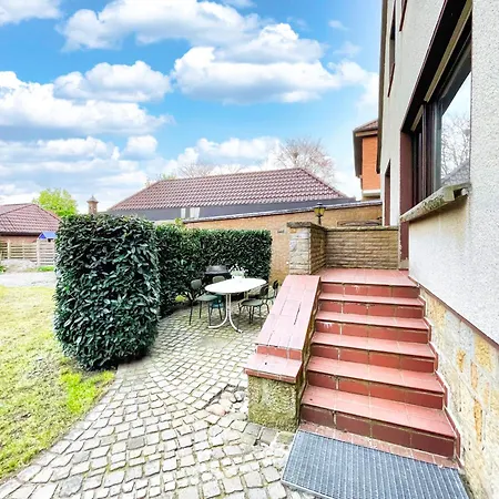 Monteurwohnung Korte, Teams, 4 Einzelzimmer, 2 Doppelzimmer 2024 Renoviert, Smart Tv, Garten, 3 Baeder * Ibbenbüren