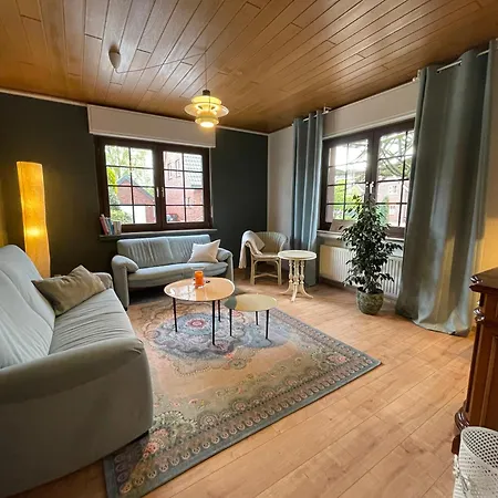 Ganzes Haus I Teams I Monteure I 4 Einzelzimmer I 2 Doppelzimmer I 2025 Renoviert I Smart Tv I Garten I 3 Baeder