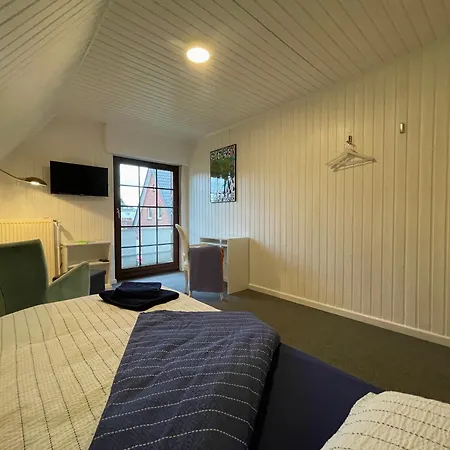 Monteurwohnung Korte, Teams, 4 Einzelzimmer, 2 Doppelzimmer 2024 Renoviert, Smart Tv, Garten, 3 Baeder Ibbenbüren