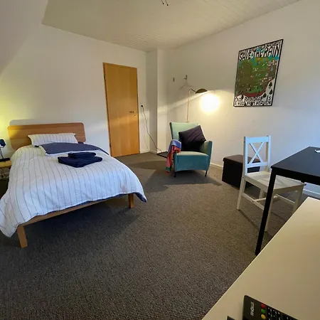 Ganzes Haus I Teams I Monteure I 4 Einzelzimmer I 2 Doppelzimmer I 2025 Renoviert I Smart Tv I Garten I 3 Baeder Appartamento
