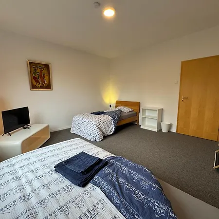 Monteurwohnung Korte, Teams, 4 Einzelzimmer, 2 Doppelzimmer 2024 Renoviert, Smart Tv, Garten, 3 Baeder Apartman Ibbenbüren