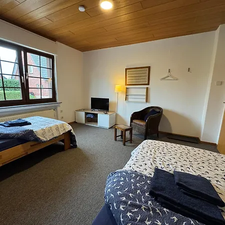 Apartman Monteurwohnung Korte, Teams, 4 Einzelzimmer, 2 Doppelzimmer 2024 Renoviert, Smart Tv, Garten, 3 Baeder