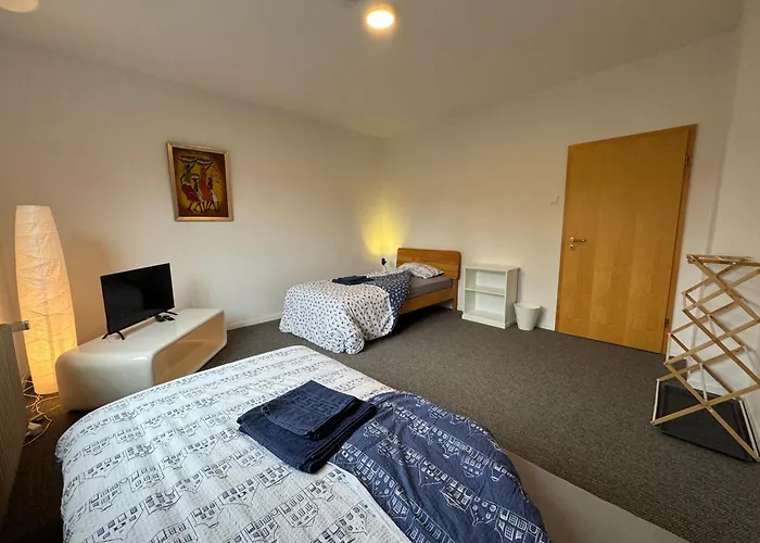 Monteurwohnung Korte, Teams, 4 Einzelzimmer, 2 Doppelzimmer 2024 Renoviert, Smart Tv, Garten, 3 Baeder Appartement Ibbenbüren