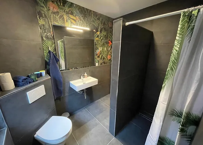 Monteurwohnung Korte, Teams, 4 Einzelzimmer, 2 Doppelzimmer 2024 Renoviert, Smart Tv, Garten, 3 Baeder * Ibbenbüren