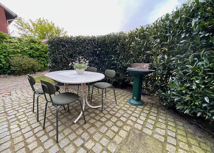 Monteurwohnung Korte, Teams, 4 Einzelzimmer, 2 Doppelzimmer 2024 Renoviert, Smart Tv, Garten, 3 Baeder * Ibbenbüren